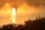北国に陽の昇るとき、美瑛　霧の沼