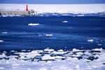 灯台のある風景、常呂の流氷