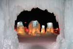 氷濤祭りの日、白いトンネル